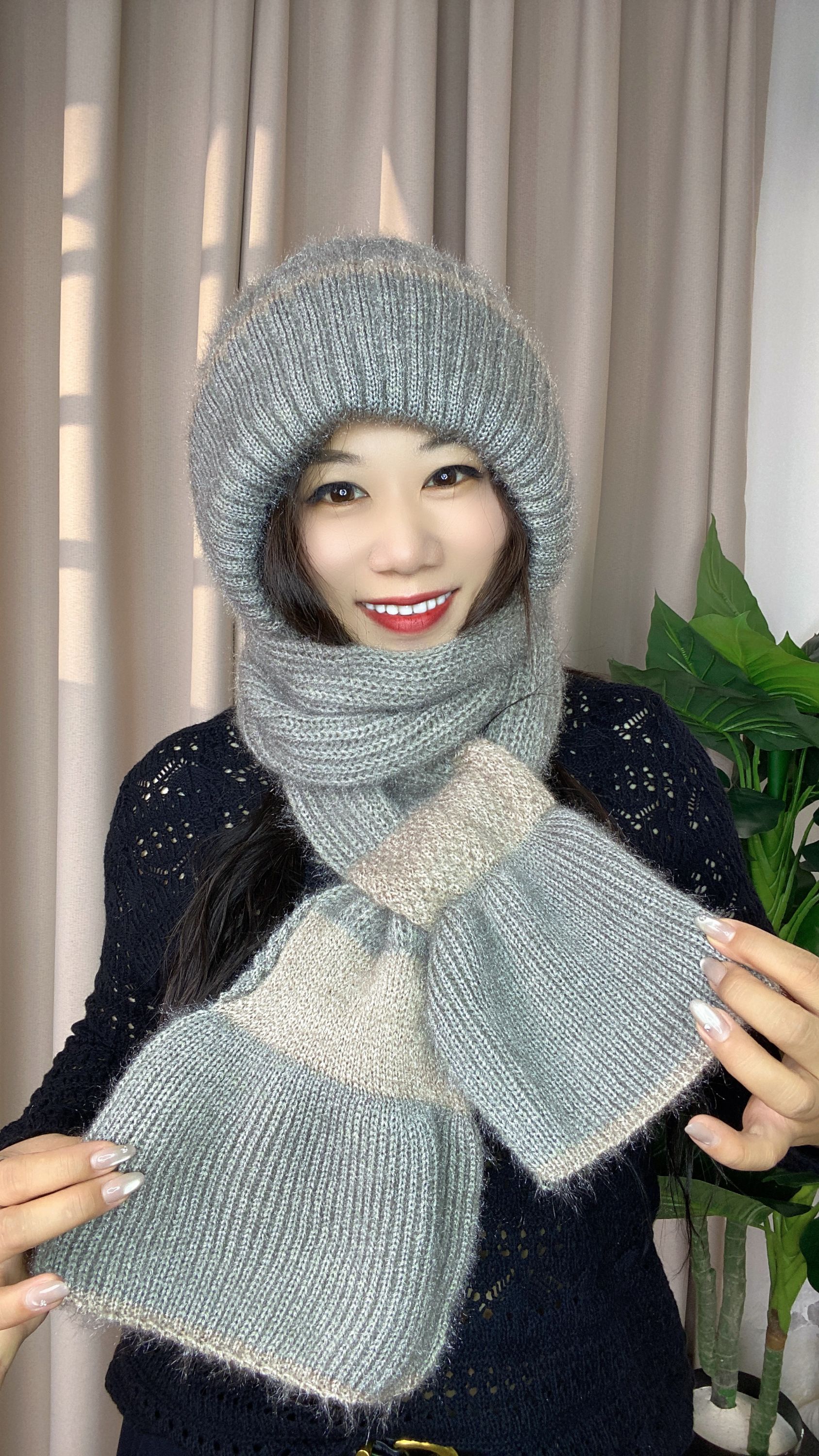 时尚百搭加厚毛绒圆顶冬季连体保暖帽子冬季女松鼠绒双层