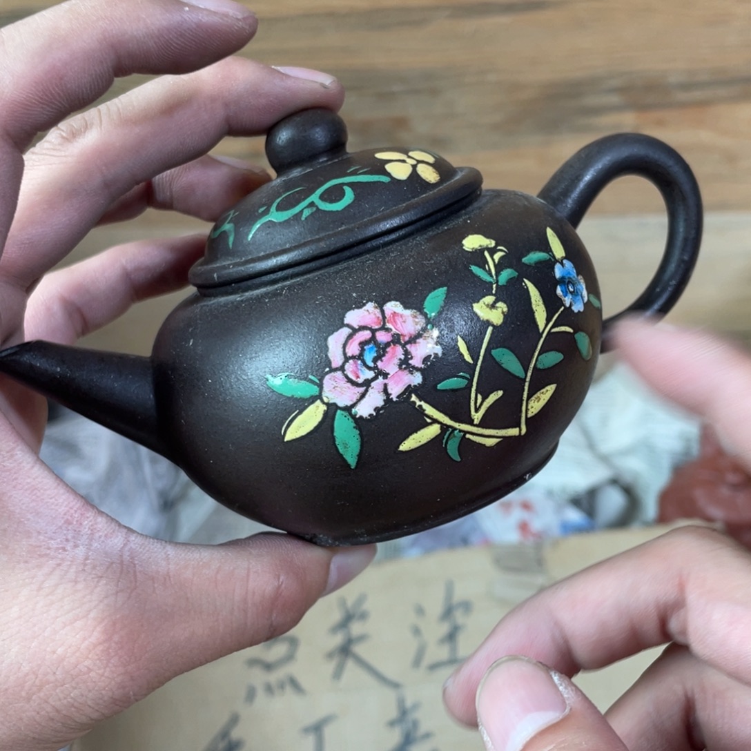 茶壶紫砂老厂紫砂壶一件。