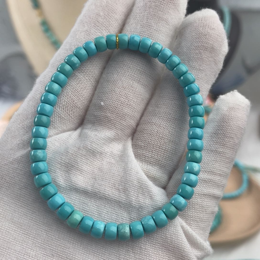 绿松石颈饰未镶嵌