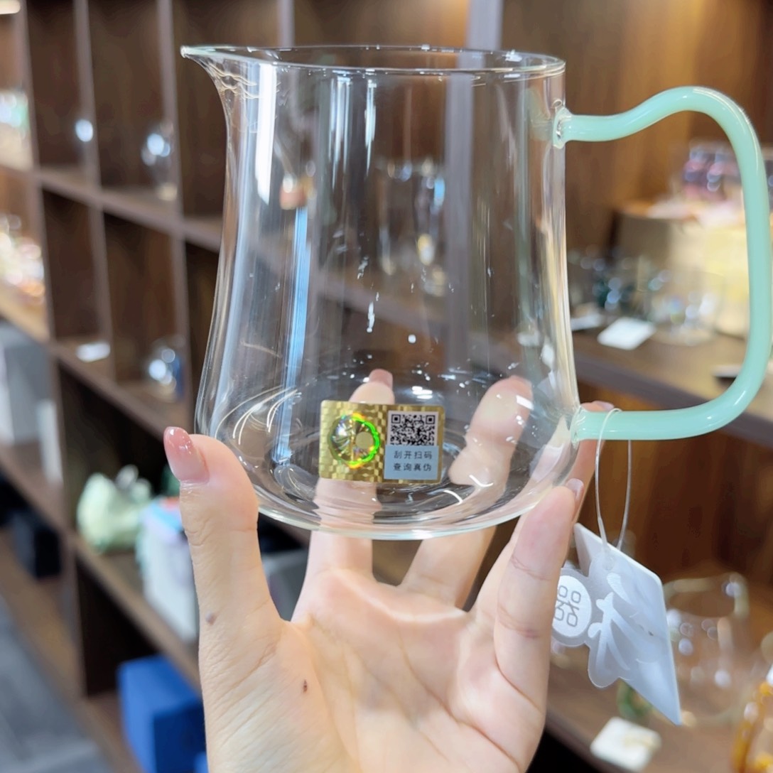 禾器卓然浅玉色。。