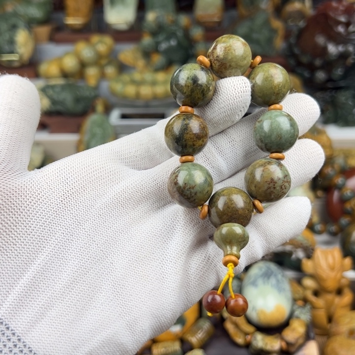 手串未镶嵌岫岩河磨玉（透闪石质玉）