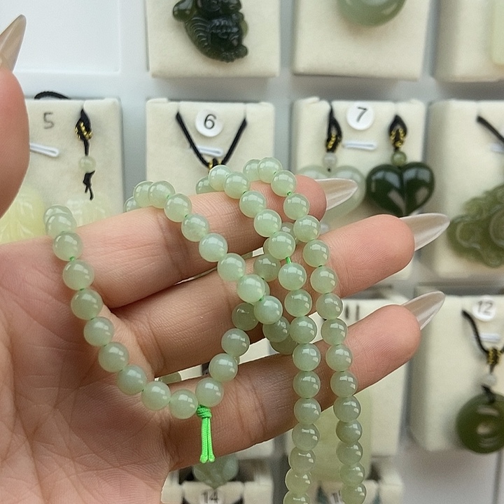 一***y和田玉未镶嵌颈饰