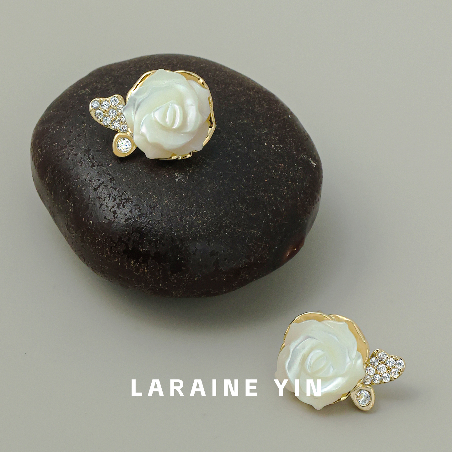 铜合金合成锆石耳饰 【买3免1】白色玫瑰花耳钉女 爆闪高端百搭耳饰