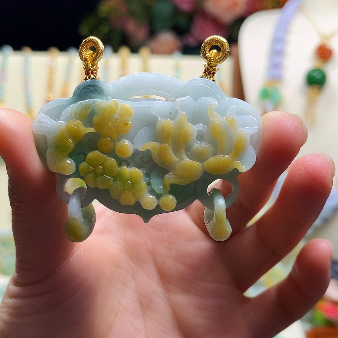 翡翠颈饰未镶嵌天然翡翠