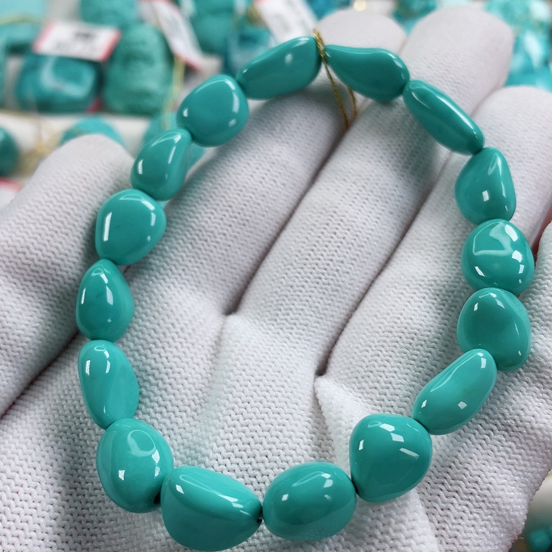 绿松石颈饰未镶嵌