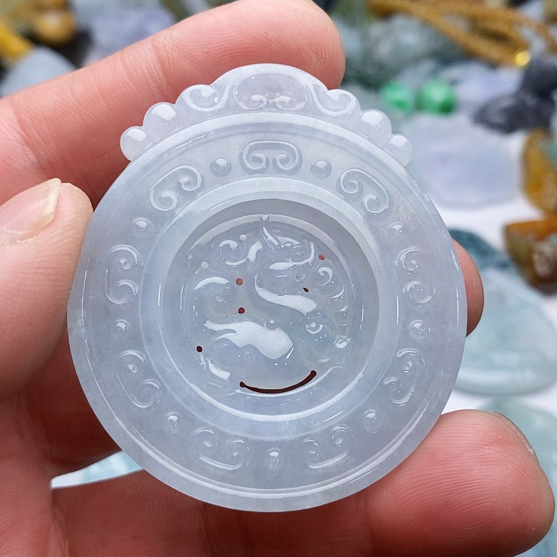 翡翠颈饰未镶嵌时来运转有求必应