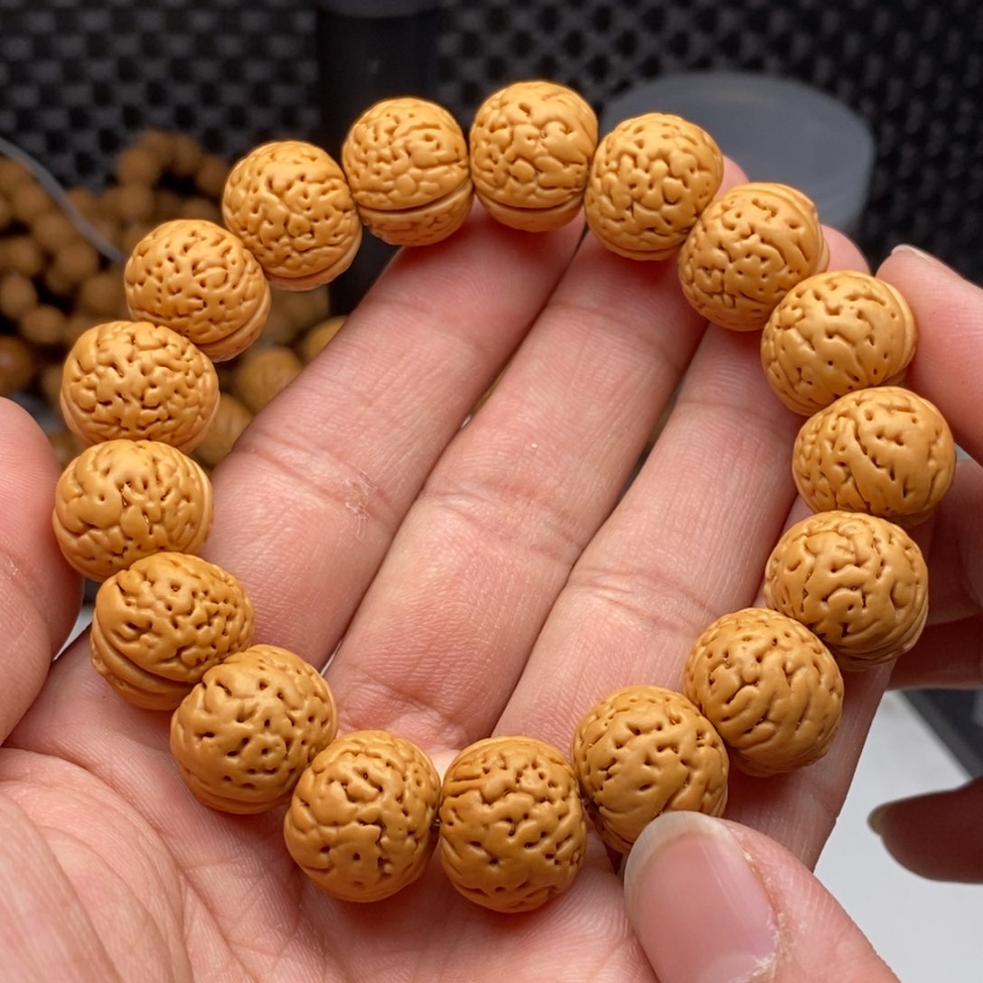 文玩核桃手串盘锦奶豆17