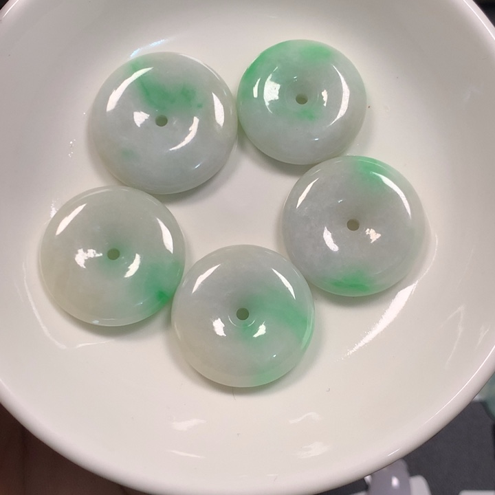 翡翠裸石多样性发货发其一