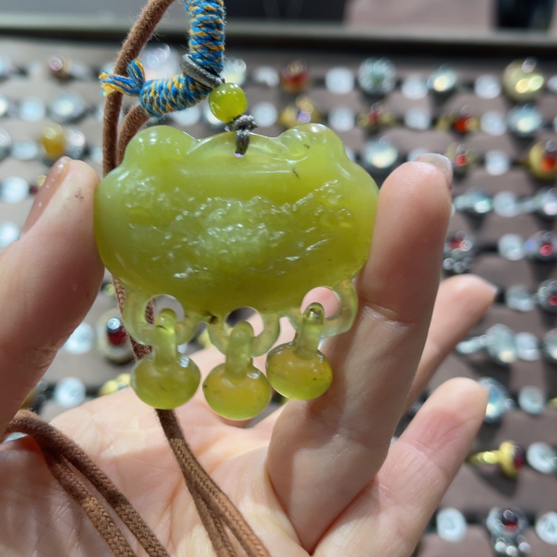 岫玉手镯未镶嵌手镯