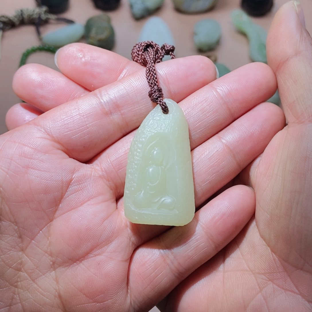 和田玉颈饰未镶嵌哈*哇定制