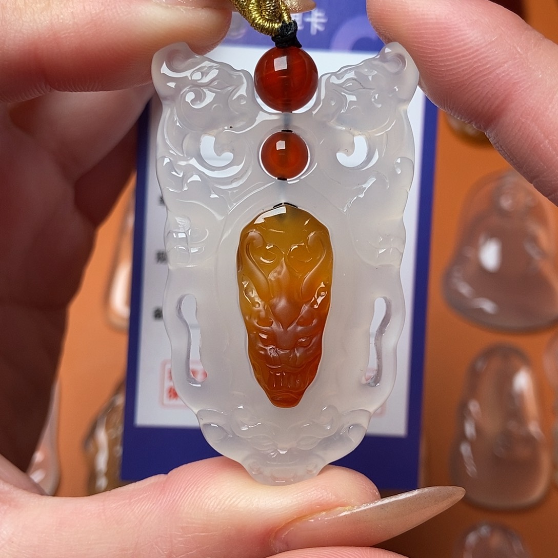 玛瑙/玉髓颈饰未镶嵌