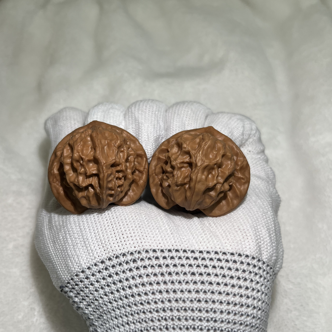 大耳朵图图全品文玩核桃36尺手把件