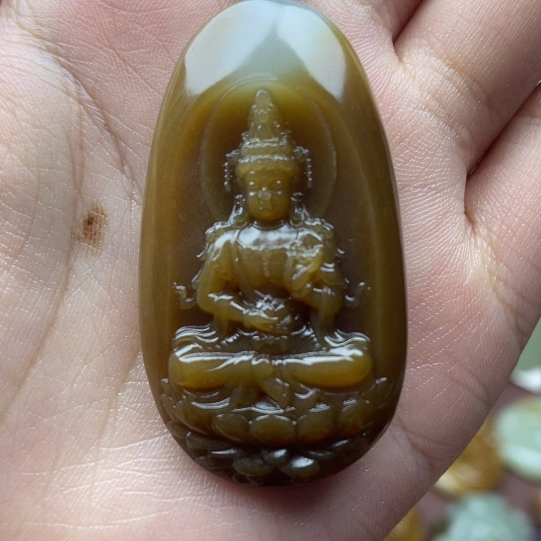 颈饰未镶嵌和田玉（糖玉）