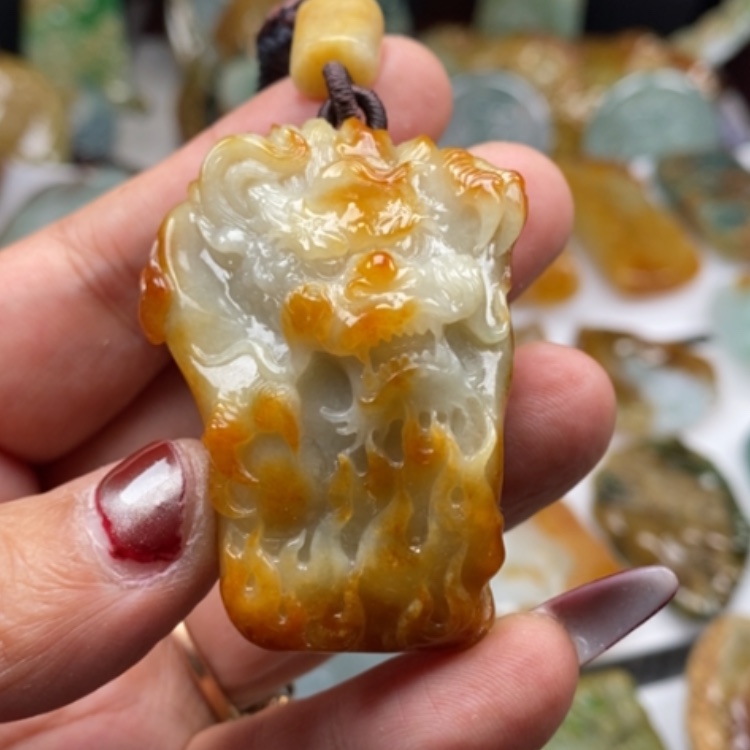 【闪购商品】翡翠颈饰未镶嵌缅甸翡翠A货吊坠