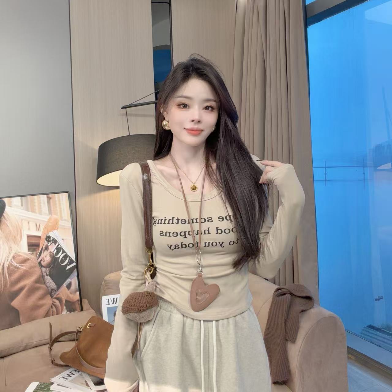 【晓溪服饰】秋冬新款磨毛韩版时尚圆领字母印花长袖T恤女6687