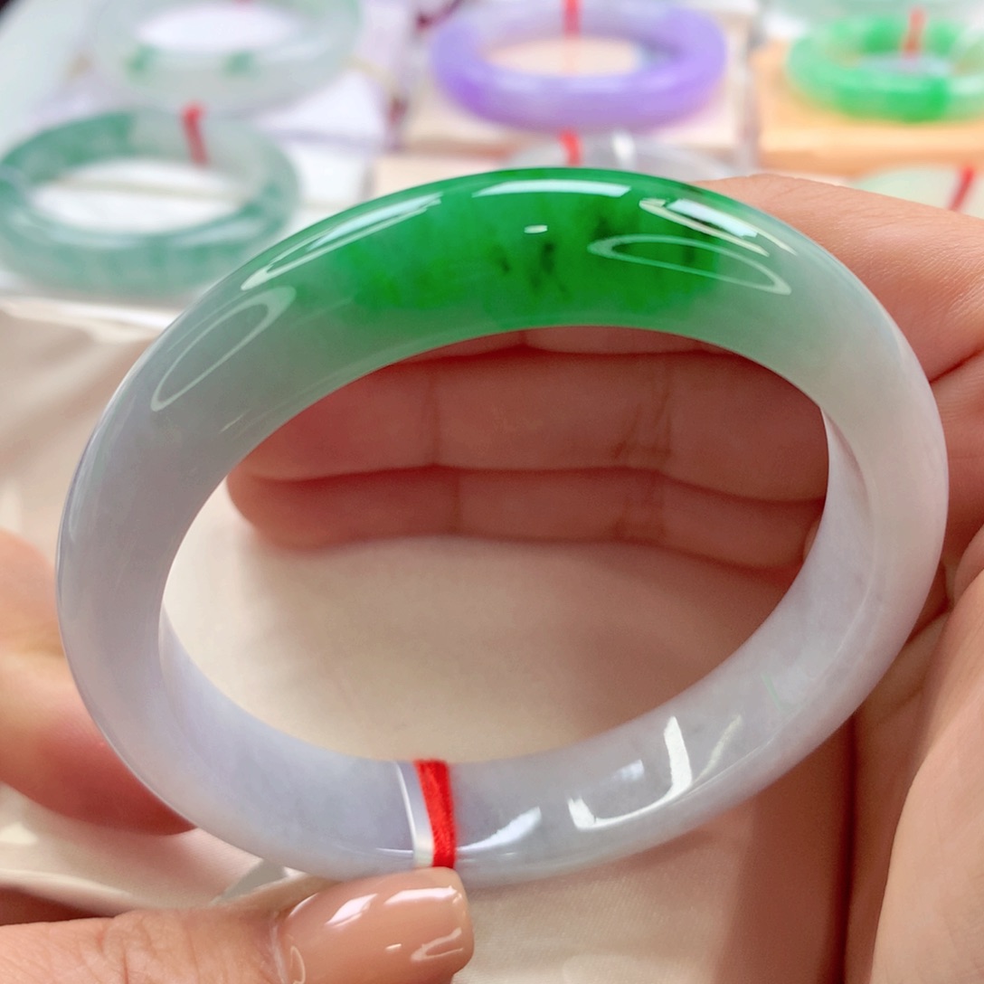 翡翠手镯未镶嵌师妹