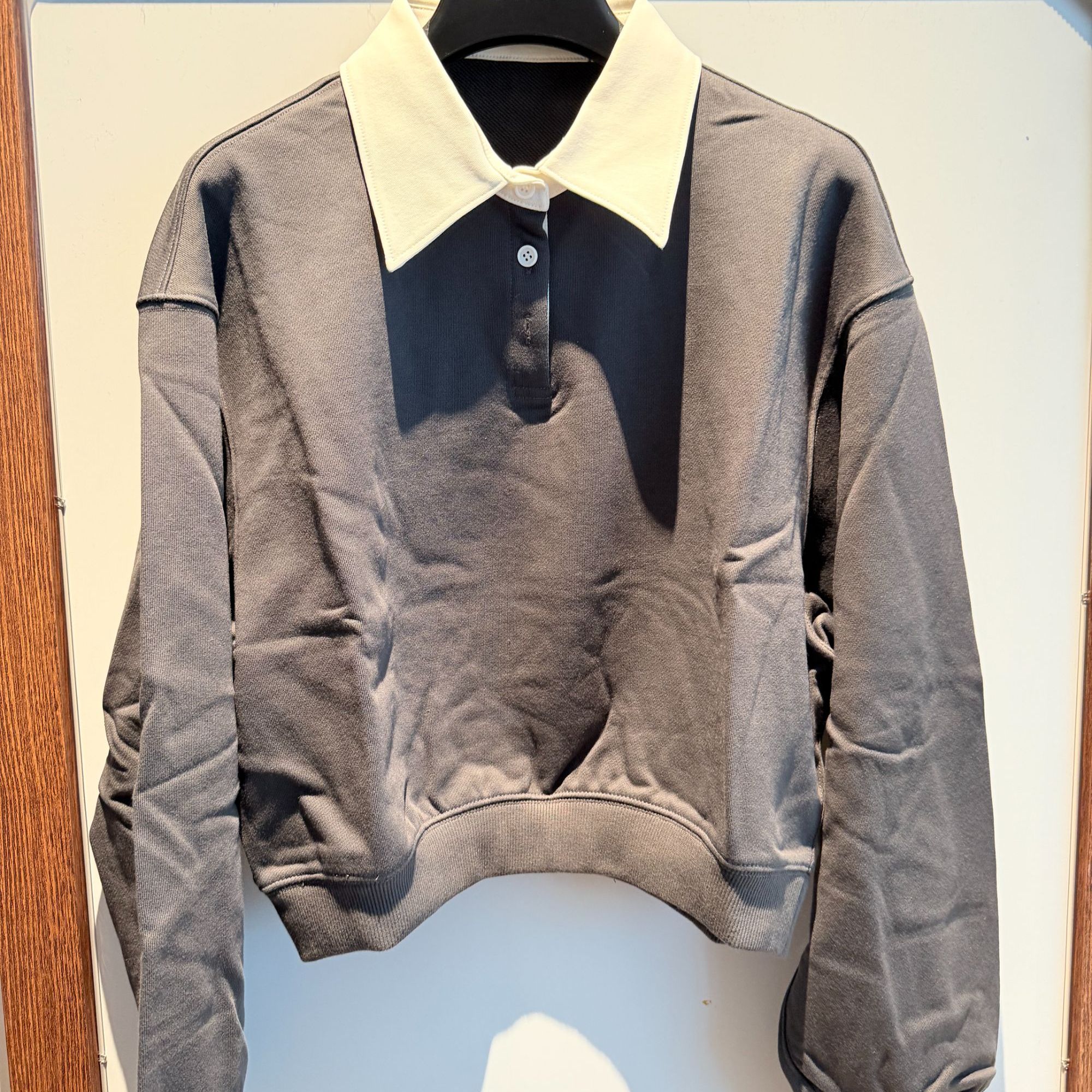 YS729 深灰色翻领卫衣【干洗】