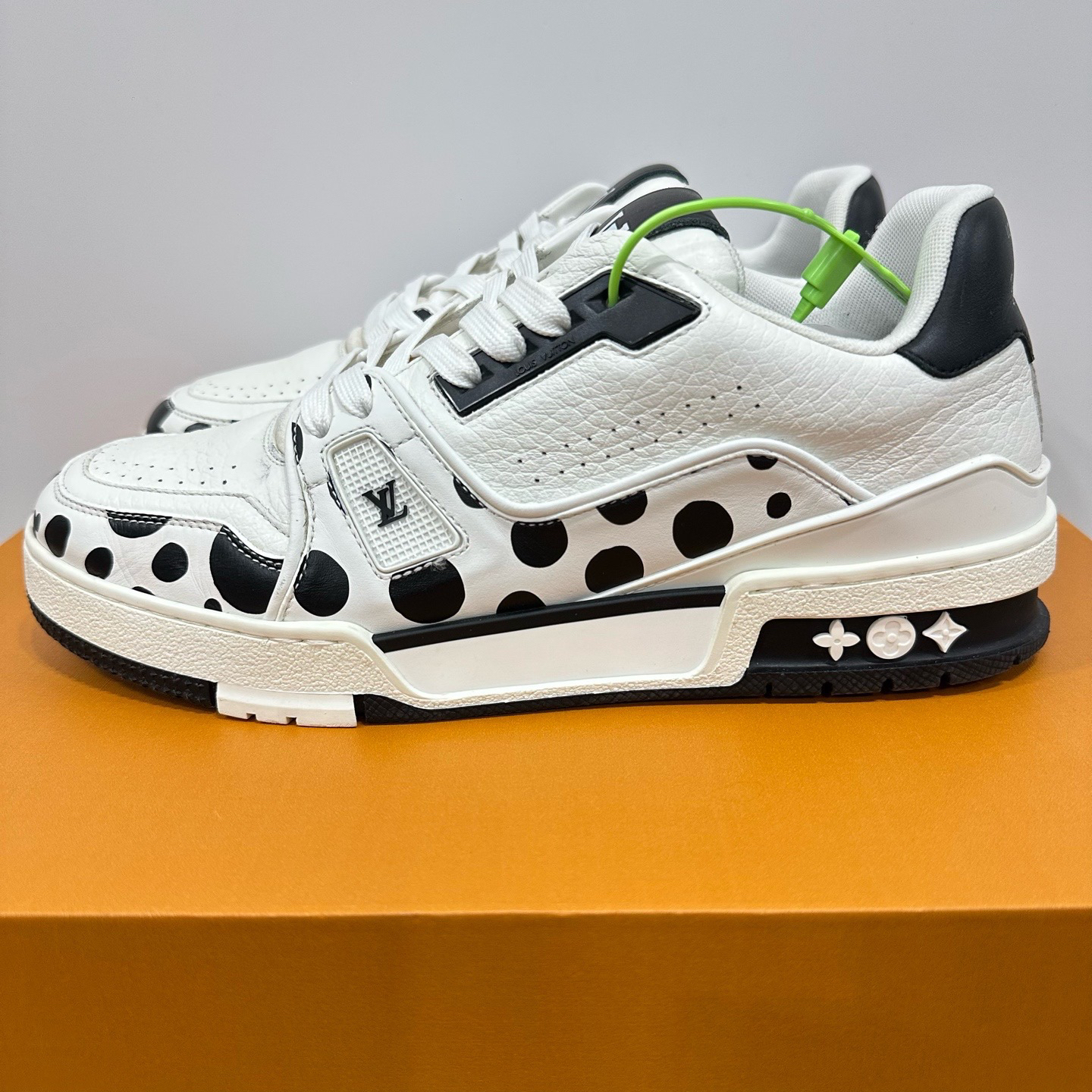 95新 LouisVuitton/路易威登 40.5码 LV trainer 黑白草间弥生