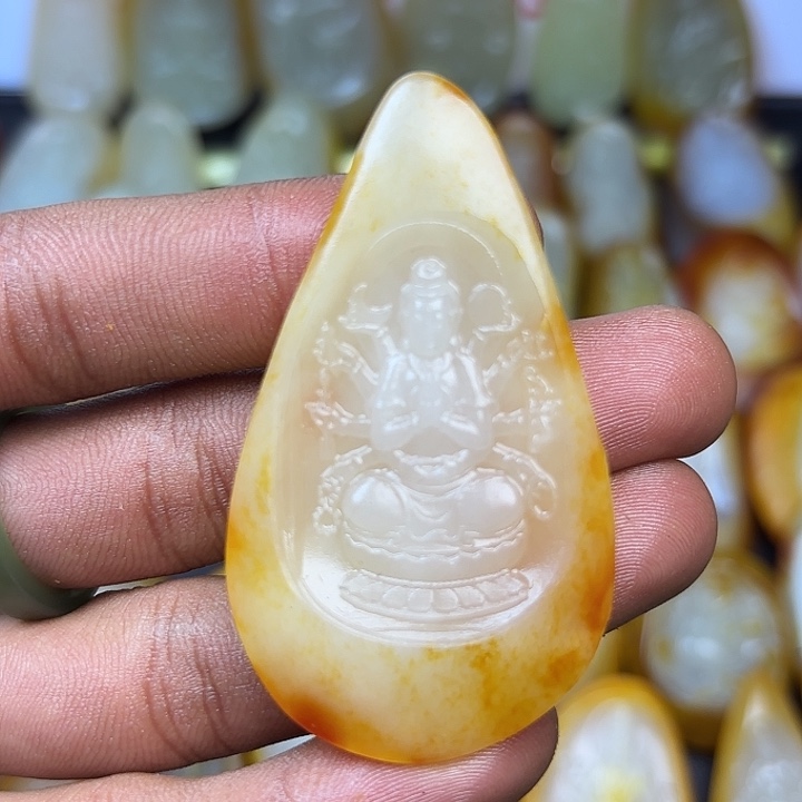 和田玉颈饰未镶嵌红*