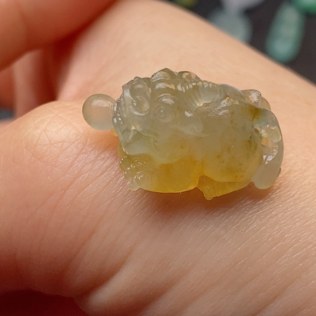 定制翡翠未镶嵌貔貅