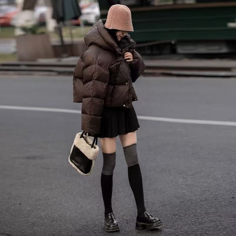 云朵泡芙羽绒服女冬季2025新款超好看短款美式肯豆面包短款羽绒服