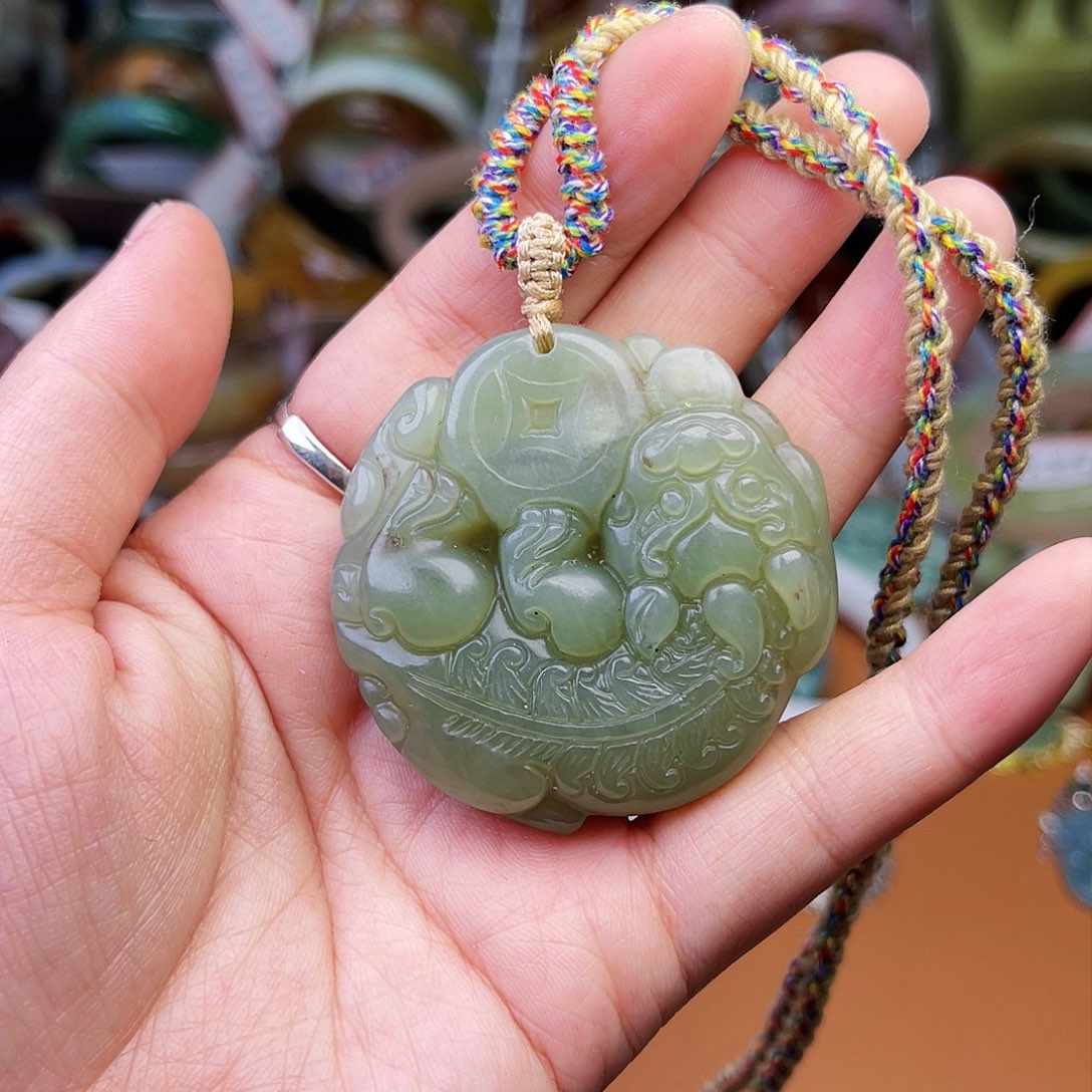 和田玉颈饰未镶嵌