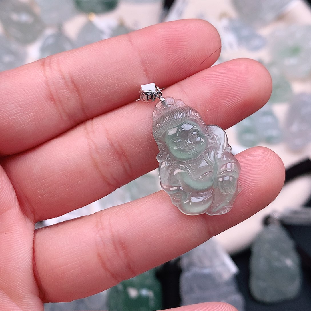 翡翠颈饰18K金镶嵌冰胶绿宝宝观音