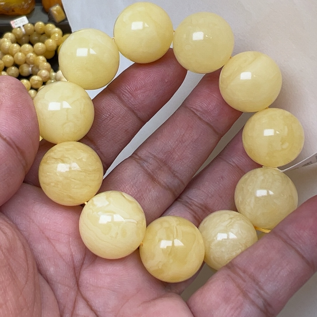 煤***弹蜜蜡未镶嵌裸石18加39.4克