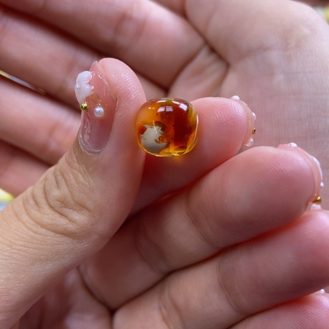 琥珀未镶嵌珠宝奇石10.6