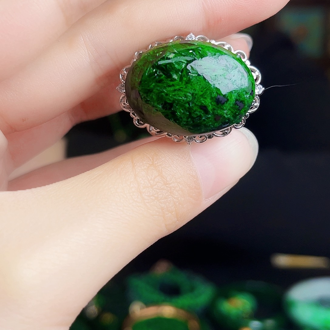 颈饰银S925镶嵌翡翠多样性