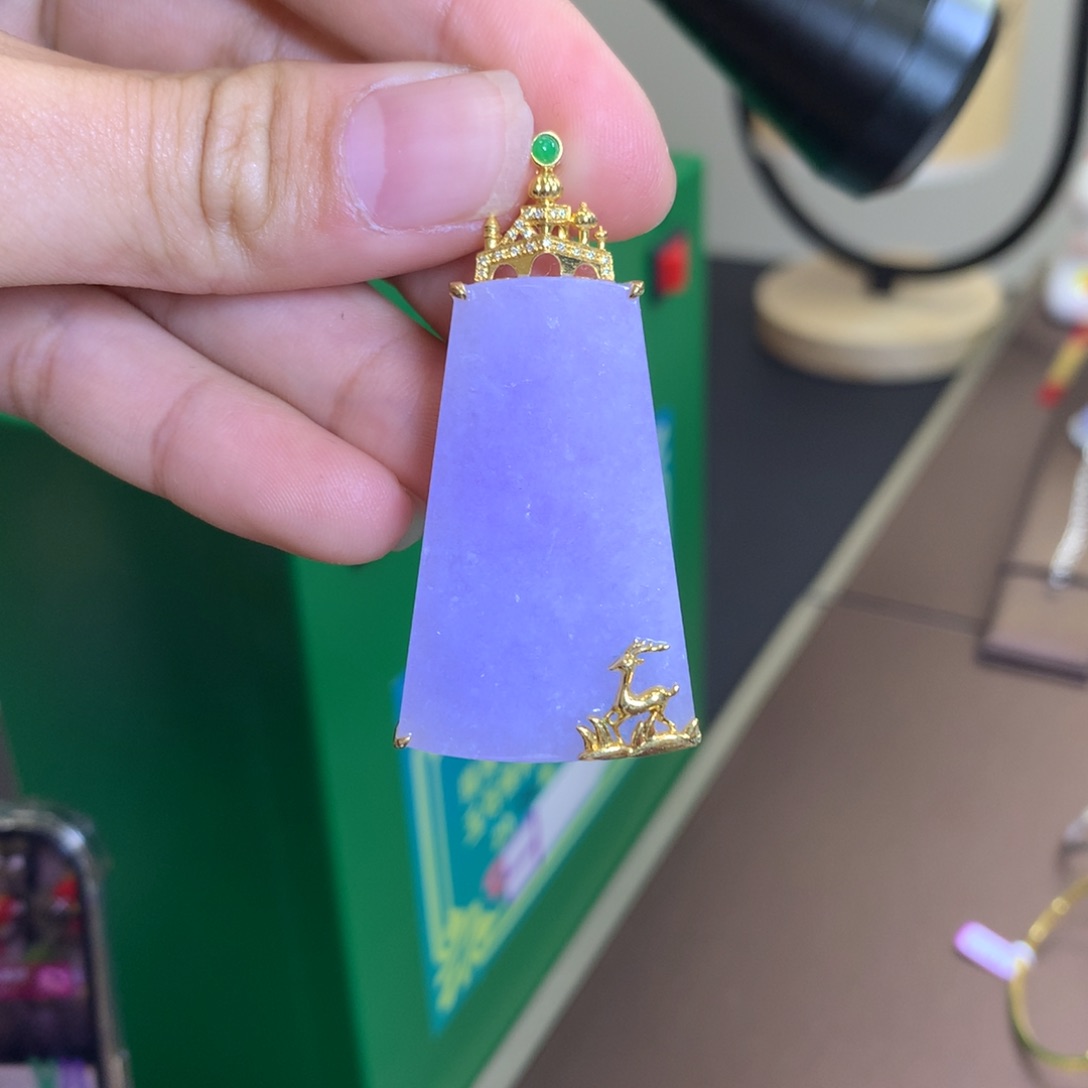 翡翠颈饰18K金镶嵌翡翠