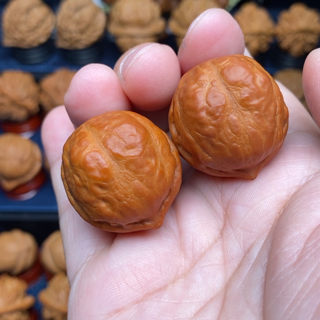 文玩核桃把件王****）手捻