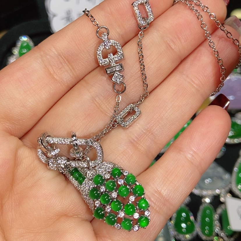 【闪购商品】翡翠颈饰未镶嵌天然翡翠