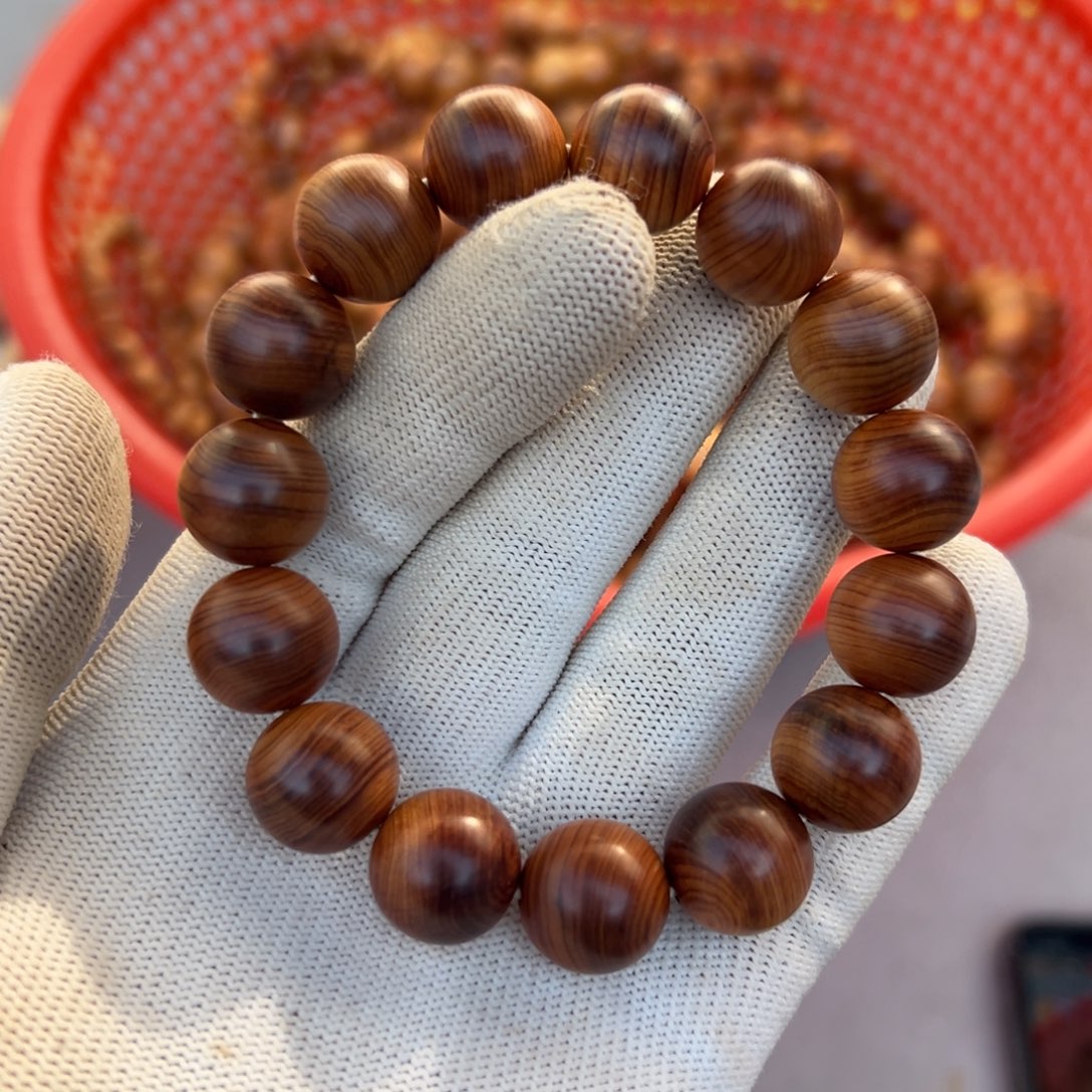 霁***缘柏木（崖柏）太行陈化黑油1.5瑕疵