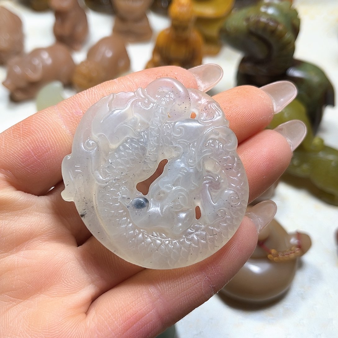 白玉菩提吊坠白玉菩提吊坠