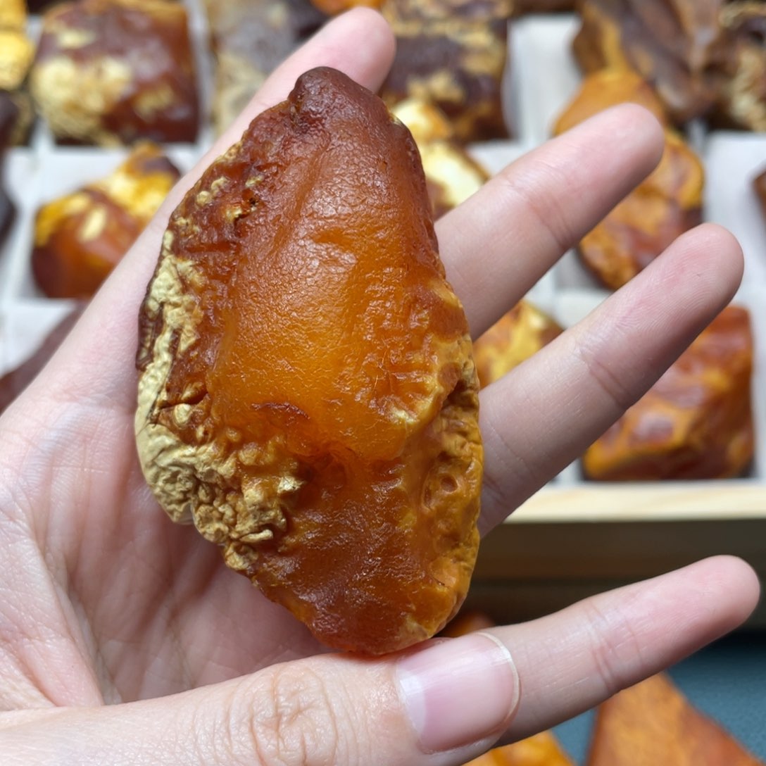 琥珀珠宝奇石未镶嵌