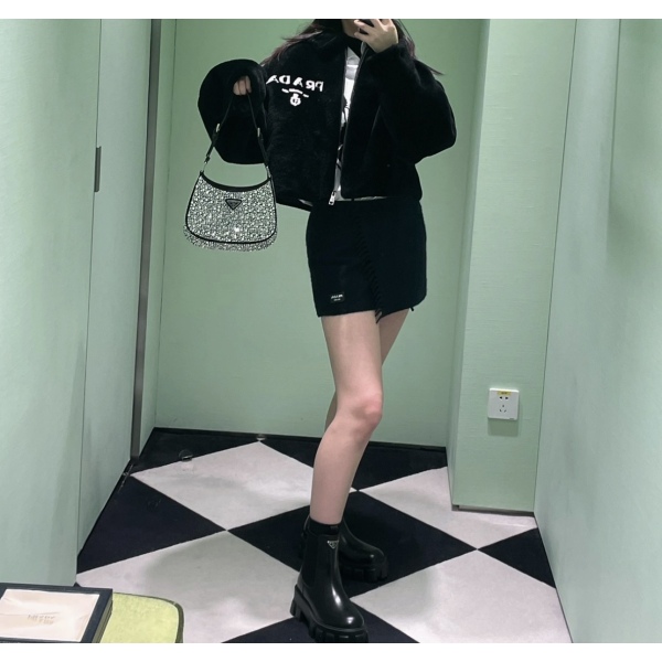 妃鱼/普拉达/聚酰胺/羽绒服/95新/M2/6