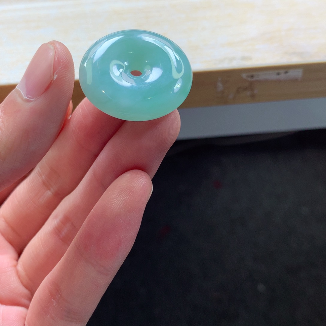 翡翠颈饰未镶嵌吊坠