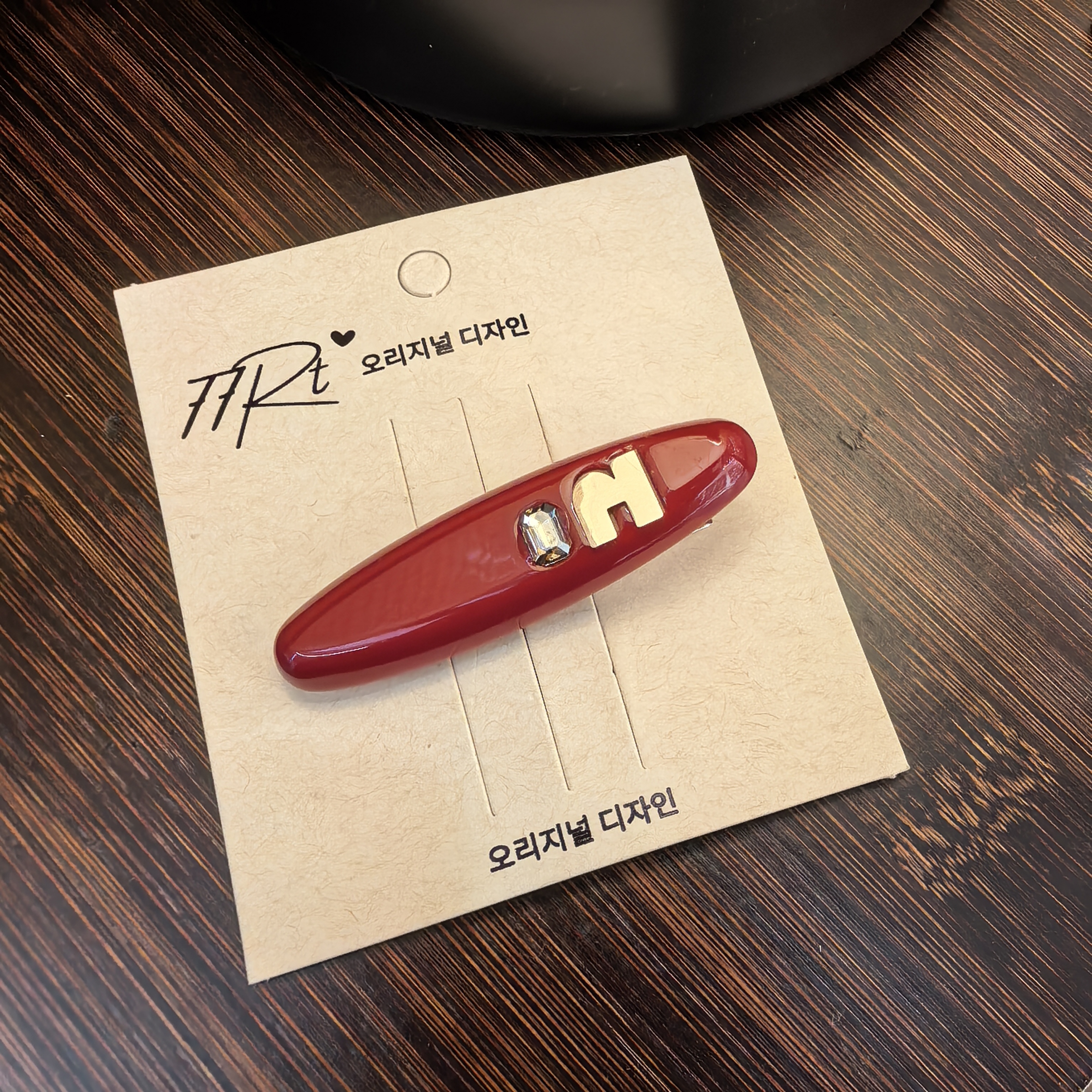 F031红色字母闪闪边夹