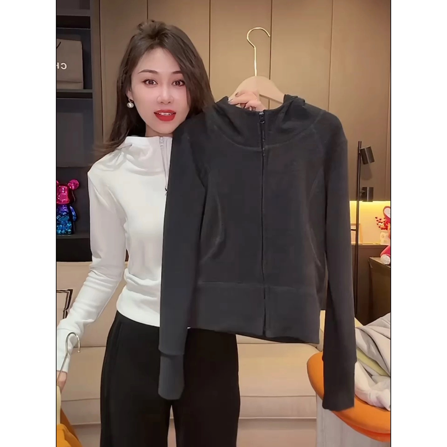 2025秋冬季新款洋气休闲连帽拉链卫衣长袖外套女短款百搭显瘦上衣