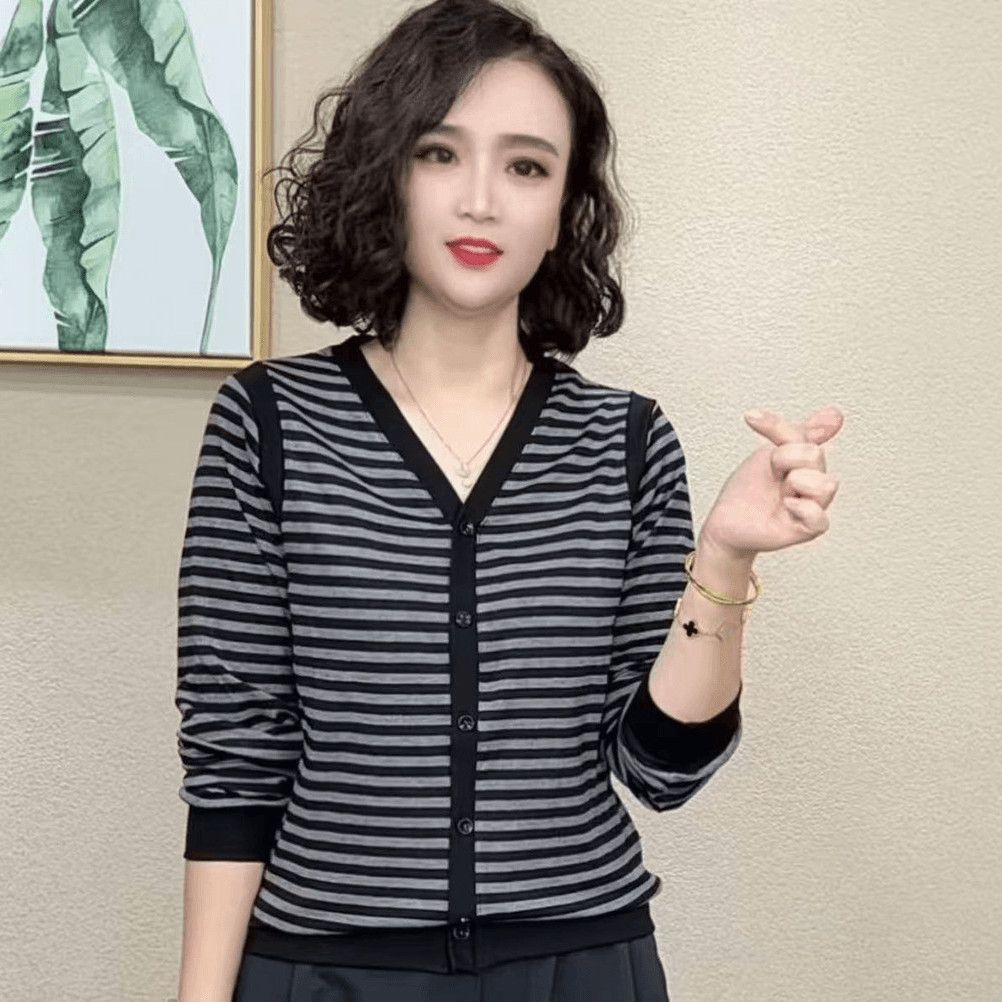 妈妈秋装长袖T恤条纹印花新款中年秋季宽松肚子减龄上衣打底衫