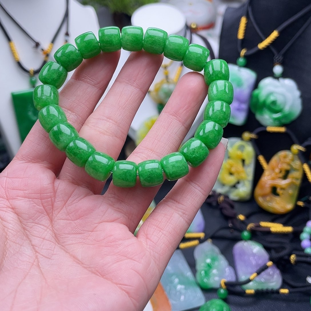 吊坠(赠链)未镶嵌翡翠