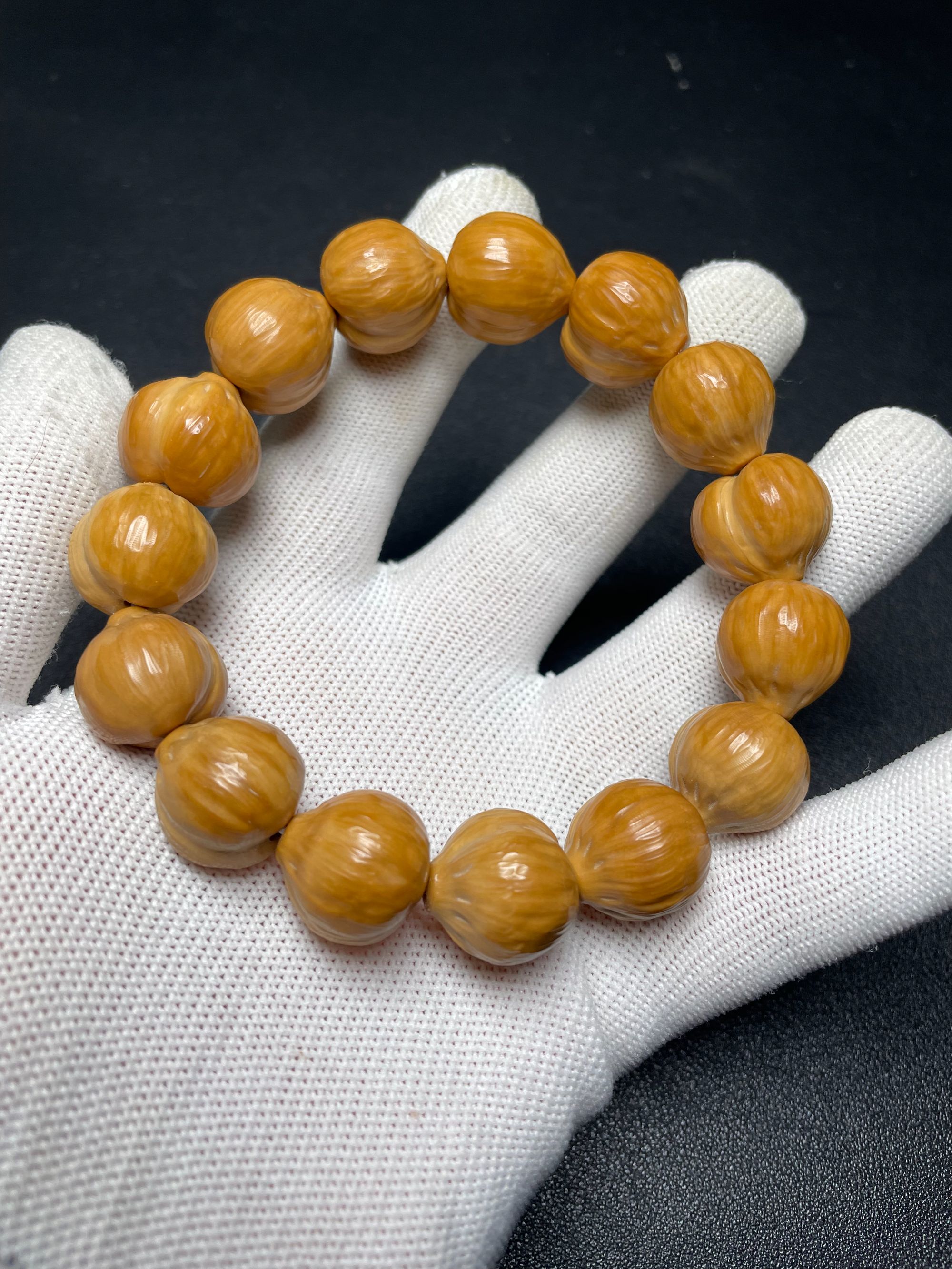 屁桃 --十月猴头--- 爱心桃精挑精选文玩猴头核桃手串