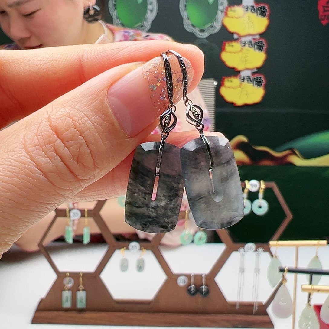 翡翠耳饰18K金镶嵌天然翡翠耳饰18k金镶嵌