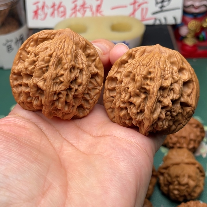 【闪购商品】文玩核桃把件老*47全品虎头