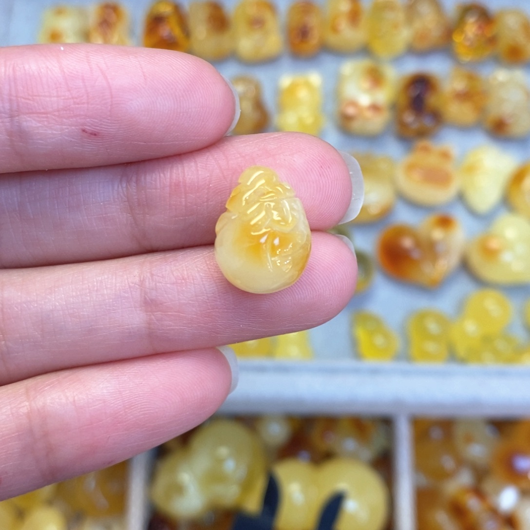 蜜蜡颈饰未镶嵌钱袋