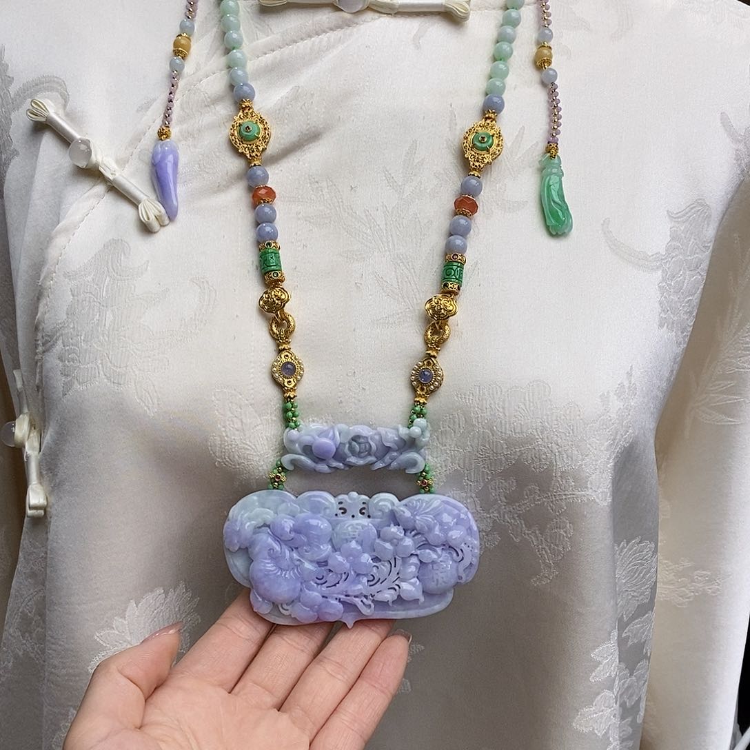 翡翠颈饰未镶嵌天然