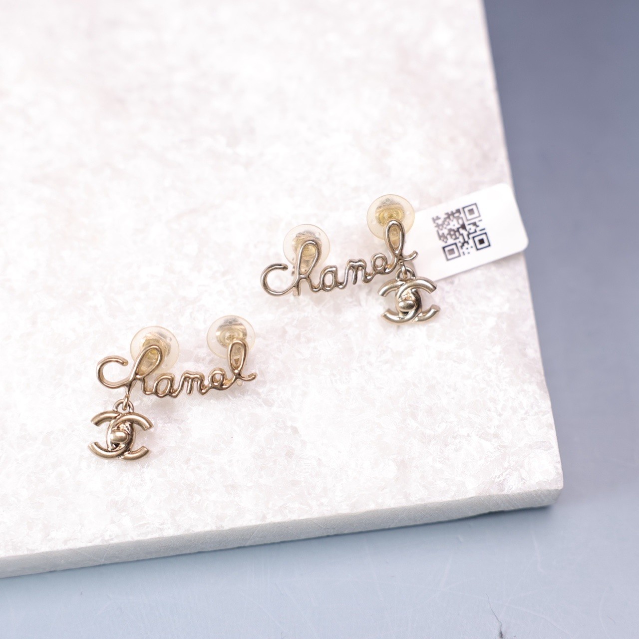 95新 Chanel/香奈儿 柚礼中古/香奈儿书包扣字母耳夹hz512071
