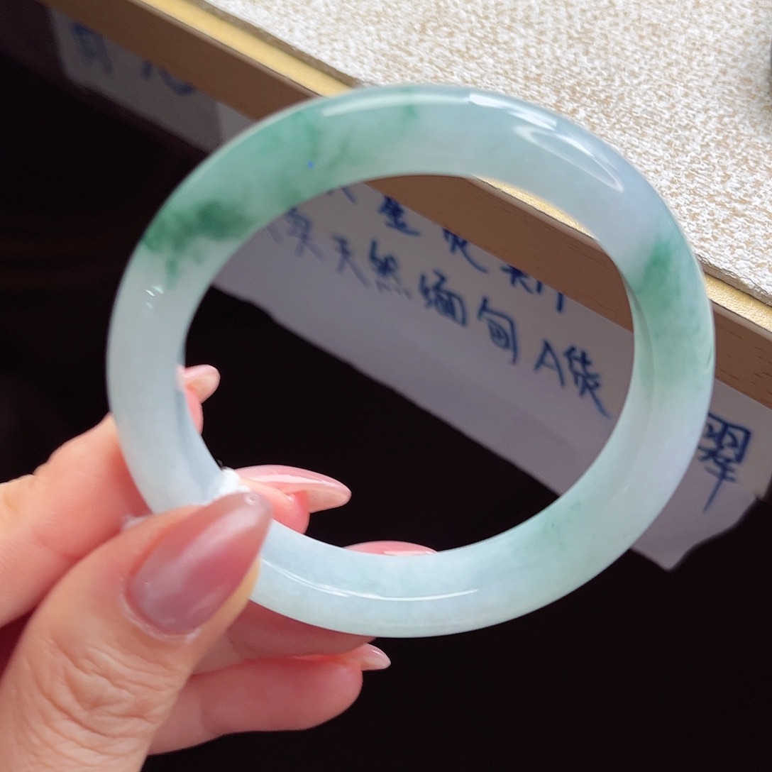 翡翠未镶嵌手镯手镯