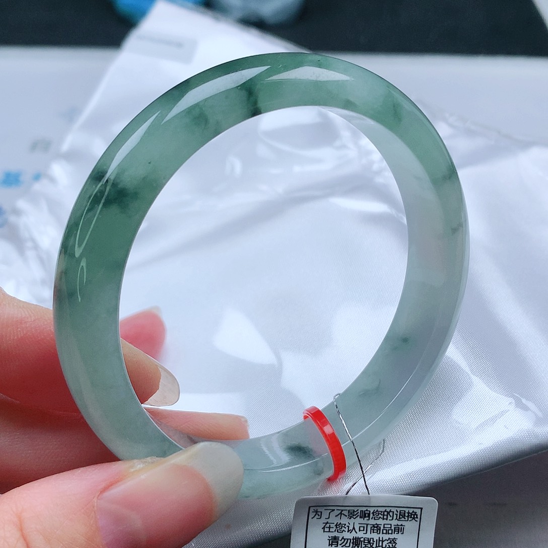 翡翠手镯未镶嵌58圈